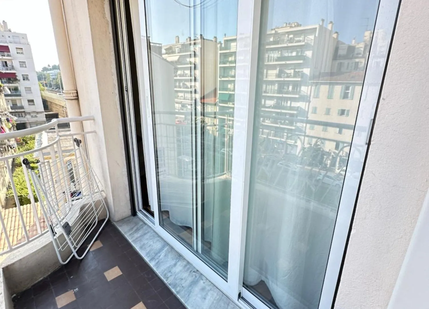 Appartement Spacieux - 4 Chambres Confortables Ницца